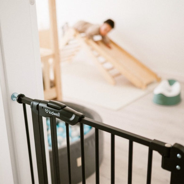 Kidwell Guarda Safety Gate (75-105 cm), Black