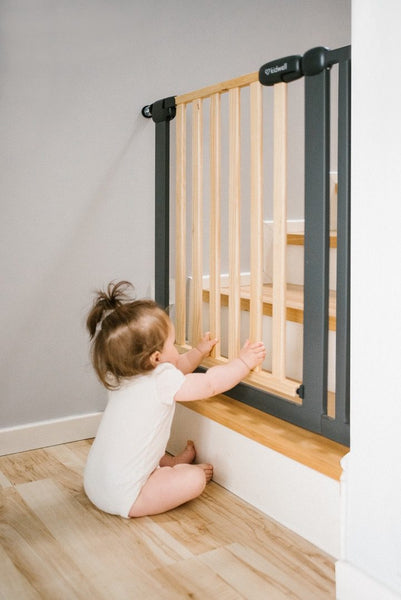 Kidwell Trasti Safety Gate (74-105 cm), Pine Wood & Powder-Coated Steel