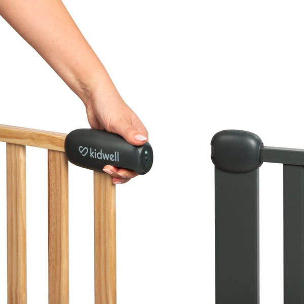 Kidwell Trasti Safety Gate (74-105 cm), Pine Wood & Powder-Coated Steel