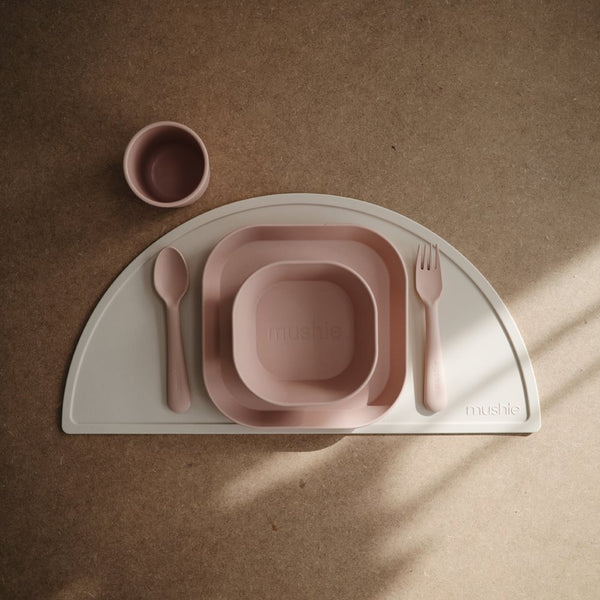 Mushie Dinner set- square- Blush